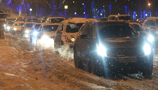 Москва встала в 9-балльных пробках из-за непогоды