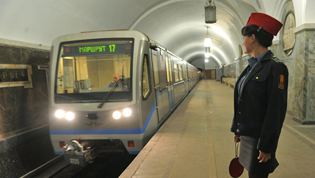 В Московском метро начнет курсировать новогодний поезд