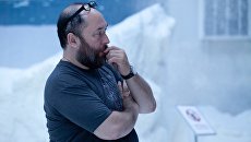 Тимур Бекмамбетов во время съемок фильма Елки-5 Тимур Бекмамбетов во время съемок фильма Елки-5