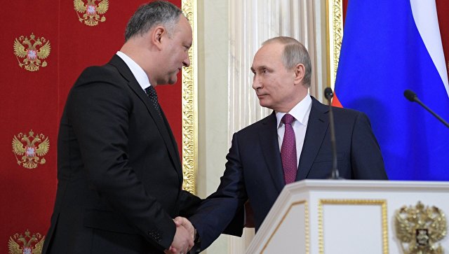 Президент РФ Владимир Путин и президент Молдовы Игорь Додон. Архивное фото