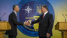 Генеральный секретарь НАТО Йенс Столтенберг и президент Украины Петр Порошенко Генеральный секретарь НАТО Йенс Столтенберг и президент Украины Петр Порошенко