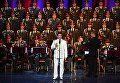 Солист Вадим Ананьев во время выступления нового состава ансамбля песни и пляски Российской армии имени А. В. Александрова в Центральном академическом театре Российской армии в Москве Солист Вадим Ананьев во время выступления нового состава ансамбля песни и пляски Российской армии имени А. В. Александрова в Центральном академическом театре Российской армии в Москве