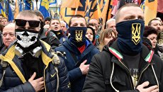 Представители националистических организаций во время митинга в центре Киева. Марта 2017 Представители националистических организаций во время митинга в центре Киева. Марта 2017