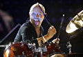 Барабанщик группы Metallica Ларс Ульрих выступает в бывшей государственной тюрьме в городе Хорсенс, Дания Барабанщик группы Metallica Ларс Ульрих выступает в бывшей государственной тюрьме в городе Хорсенс, Дания