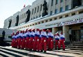 Участники представления во время митинга в честь третьей годовщины воссоединения Крыма с Россией в Омске Участники представления во время митинга в честь третьей годовщины воссоединения Крыма с Россией в Омске