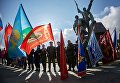 Участники митинга в честь третьей годовщины воссоединения Крыма с Россией на мысе Хрустальный в Севастополе Участники митинга в честь третьей годовщины воссоединения Крыма с Россией на мысе Хрустальный в Севастополе