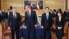 Министр обороны РФ Сергей Шойгу и министр иностранных дел РФ Сергей Лавров на переговорах министров иностранных дел и министров обороны России и Японии в Токио. 20 марта 2017 Министр обороны РФ Сергей Шойгу и министр иностранных дел РФ Сергей Лавров на переговорах министров иностранных дел и министров обороны России и Японии в Токио. 20 марта 2017