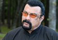 Американский актер Стивен Сигал во время визита в Белоруссию Американский актер Стивен Сигал во время визита в Белоруссию