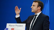 Кандидат в президенты Франции, лидер движения En Marche Эммануэль Макрон во время пресс-конференции по итогам первого тура президентских выборов во Франции. 23 апреля 2017 Кандидат в президенты Франции, лидер движения En Marche Эммануэль Макрон во время пресс-конференции по итогам первого тура президентских выборов во Франции. 23 апреля 2017