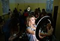 Девушки во время финального кастинг-отбора претенденток для участия в XXII фестивале талантов и красоты Мисс Москва — 2017 в театре танца Щелкунчик Девушки во время финального кастинг-отбора претенденток для участия в XXII фестивале талантов и красоты Мисс Москва — 2017 в театре танца Щелкунчик