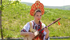 Азы мастерства от Девушки-оркестра из Бишкека: народные мелодии на древней лютне Азы мастерства от Девушки-оркестра из Бишкека: народные мелодии на древней лютне