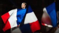 Лидер движения En Marche Эммануель Макрон, победивший на президентских выборах во Франции, во время своей победной речи перед Лувром в Париже Лидер движения En Marche Эммануель Макрон, победивший на президентских выборах во Франции, во время своей победной речи перед Лувром в Париже