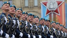 Российские военнослужащие на параде. Архивное фото Российские военнослужащие на параде. Архивное фото