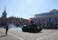 Средний танк Т-34-85 во время военного парада, посвященного 72-й годовщине Победы в Великой Отечественной войне 1941-1945 годов, в Екатеринбурге Средний танк Т-34-85 во время военного парада, посвященного 72-й годовщине Победы в Великой Отечественной войне 1941-1945 годов, в Екатеринбурге