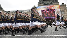 Военнослужащие во время военного парада в Москве. 9 мая 2017 Военнослужащие во время военного парада в Москве. 9 мая 2017