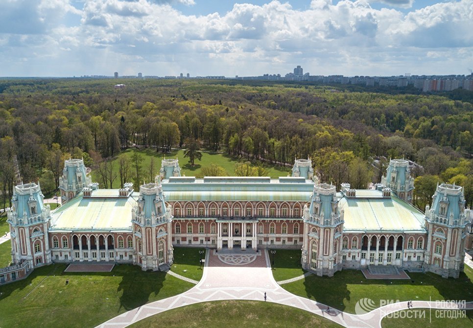 Большой Царицынский дворец Матвея Казакова в музее-заповеднике Царицыно Большой Царицынский дворец Матвея Казакова в музее-заповеднике Царицыно