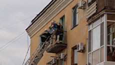 Взрыв обрушил перекрытия четырехэтажного дома в Волгограде. Кадры с места ЧП Взрыв обрушил перекрытия четырехэтажного дома в Волгограде. Кадры с места ЧП
