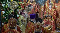 Патриарх Московский и всея Руси Кирилл во время встречи в храме Христа Спасителя ковчега с мощами святителя Николая Чудотворца Патриарх Московский и всея Руси Кирилл во время встречи в храме Христа Спасителя ковчега с мощами святителя Николая Чудотворца