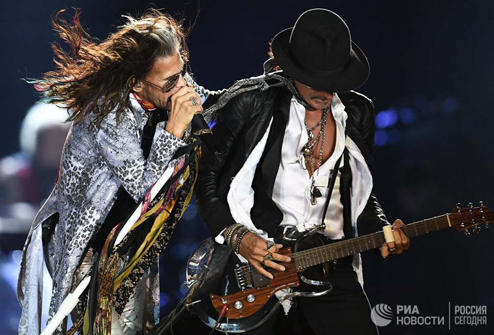 Солист aerosmith фото