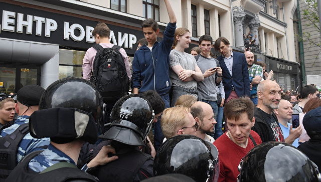 Навальному угрожает месяц заключения — Митинги в РФ