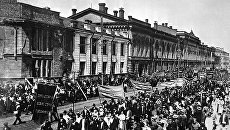 Июльская демонстрация 1917 года в Петрограде под лозунгом Вся власть Советам Июльская демонстрация 1917 года в Петрограде под лозунгом Вся власть Советам