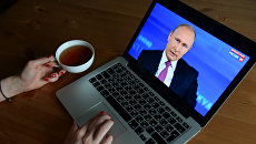 Трансляция Прямой линии с Владимиром Путиным. Архивное фото Трансляция Прямой линии с Владимиром Путиным. Архивное фото