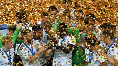 Игроки сборной Германии - победители Кубка конфедераций-2017 на церемонии награждения после окончания финального матча Кубка конфедераций-2017 по футболу между сборными Чили и Германии Игроки сборной Германии - победители Кубка конфедераций-2017 на церемонии награждения после окончания финального матча Кубка конфедераций-2017 по футболу между сборными Чили и Германии