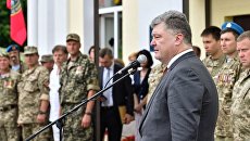 Рабочая поездка президента Украины Петра Порошенко в Сумскую область. Архивное фото Рабочая поездка президента Украины Петра Порошенко в Сумскую область. Архивное фото