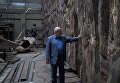 Председатель Совета при президенте РФ по развитию гражданского общества и правам человека Михаил Федотов возле монумента Стена скорби Председатель Совета при президенте РФ по развитию гражданского общества и правам человека Михаил Федотов возле монумента Стена скорби