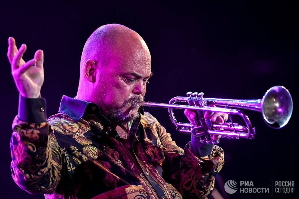 Участник коллектива Brazil All Stars Андерс Бергкрантц на пресс-конференции в рамках фестиваля Koktebel Jazz Party 2017 Участник коллектива Brazil All Stars Андерс Бергкрантц на пресс-конференции в рамках фестиваля Koktebel Jazz Party 2017