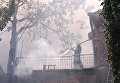 Сотрудник противопожарной службы МЧС России во время ликвидации пожара в Ростове-на-Дону Сотрудник противопожарной службы МЧС России во время ликвидации пожара в Ростове-на-Дону
