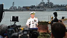 Адмирал Скотт Свифт во время пресс-конференции на военно-морской базе Чанги в Сингапуре. 22 августа 2017 Адмирал Скотт Свифт во время пресс-конференции на военно-морской базе Чанги в Сингапуре. 22 августа 2017