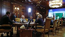 Дмитрий Медведев проводит селекторное совещание о готовности системы образования к началу учебного года. 28 августа 2017 Дмитрий Медведев проводит селекторное совещание о готовности системы образования к началу учебного года. 28 августа 2017