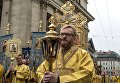 Во время крестного хода в честь дня перенесения мощей святого благоверного князя Александра Невского в Санкт-Петербурге Во время крестного хода в честь дня перенесения мощей святого благоверного князя Александра Невского в Санкт-Петербурге