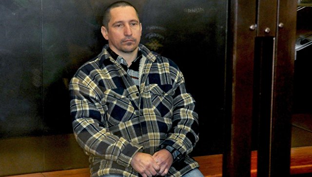 Сергей Егоров, обвиняемый в расстреле 9 человек в посёлке Редкино, в зале Тверского областного суда. Архивное фото Сергей Егоров, обвиняемый в расстреле 9 человек в посёлке Редкино, в зале Тверского областного суда. Архивное фото