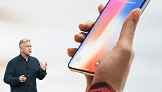 Вице-президент компании Apple Филип Шиллер на презентации iPhone X в Купертино. 12 сентября 2017 года Вице-президент компании Apple Филип Шиллер на презентации iPhone X в Купертино. 12 сентября 2017 года