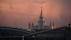 Главное здание Московского государственного университета им. М.В. Ломоносова. Архивное фото Главное здание Московского государственного университета им. М.В. Ломоносова. Архивное фото