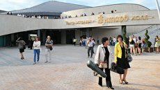 Театр эстрады Янтарь холл в Светлогорске в Калининградской области. Архивное фото Театр эстрады Янтарь холл в Светлогорске в Калининградской области. Архивное фото