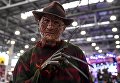Косплеер на выставке ИгроМир-2017 и фестивале Comic Con Russia — 2017 в Москве Косплеер на выставке ИгроМир-2017 и фестивале Comic Con Russia — 2017 в Москве