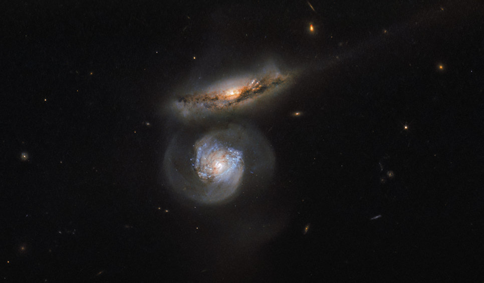 Снимок галактики-мегамазера телескопом Hubble Снимок галактики-мегамазера телескопом Hubble