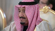 Король Саудовской Аравии Сальман Бен Абдель Азиз Аль Сауд во время встречи с президентом РФ Владимиром Путиным. 5 октября 2017 Король Саудовской Аравии Сальман Бен Абдель Азиз Аль Сауд во время встречи с президентом РФ Владимиром Путиным. 5 октября 2017
