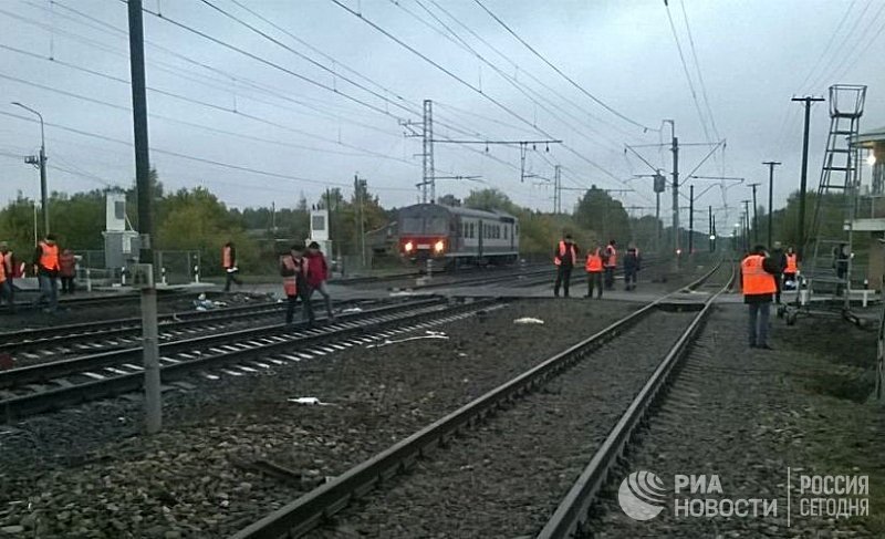 Ликвидация последствий столкновения автобуса и поезда на железнодорожном переезде во Владимирской области Ликвидация последствий столкновения автобуса и поезда на железнодорожном переезде во Владимирской области