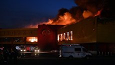 Пожар на строительном рынке Синдика, расположенном у МКАД в районе Строгино. 8 октября 2017 Пожар на строительном рынке Синдика, расположенном у МКАД в районе Строгино. 8 октября 2017