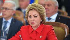 Председатель Совета Федерации РФ Валентина Матвиенко на заседании Совета глав государств – участников СНГ в расширенном составе. 11 октября 2017 Председатель Совета Федерации РФ Валентина Матвиенко на заседании Совета глав государств – участников СНГ в расширенном составе. 11 октября 2017