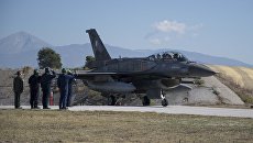Премьер-министр Греции Алексис Ципрас совершил полет на истребителе F-16 Премьер-министр Греции Алексис Ципрас совершил полет на истребителе F-16