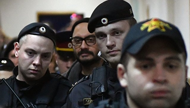Кириллу Серебренникову продлили срок домашнего ареста до 19 января Кириллу Серебренникову продлили срок домашнего ареста до 19 января