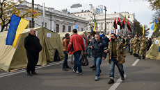 Палаточный городок у здания Верховной рады Украины в Киеве Палаточный городок у здания Верховной рады Украины в Киеве