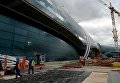 Рабочие на территории строительства нового терминала аэропорта Домодедово Рабочие на территории строительства нового терминала аэропорта Домодедово