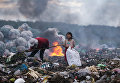 Quoc Nguyen Linh Vinh. The hopeful eyes of the girl making a living by rubbish Quoc Nguyen Linh Vinh. The hopeful eyes of the girl making a living by rubbish
