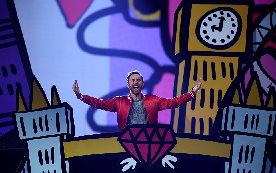 Французский ди-джей Дэвид Гетта во время выступление на MTV Europe Music Awards Французский ди-джей Дэвид Гетта во время выступление на MTV Europe Music Awards